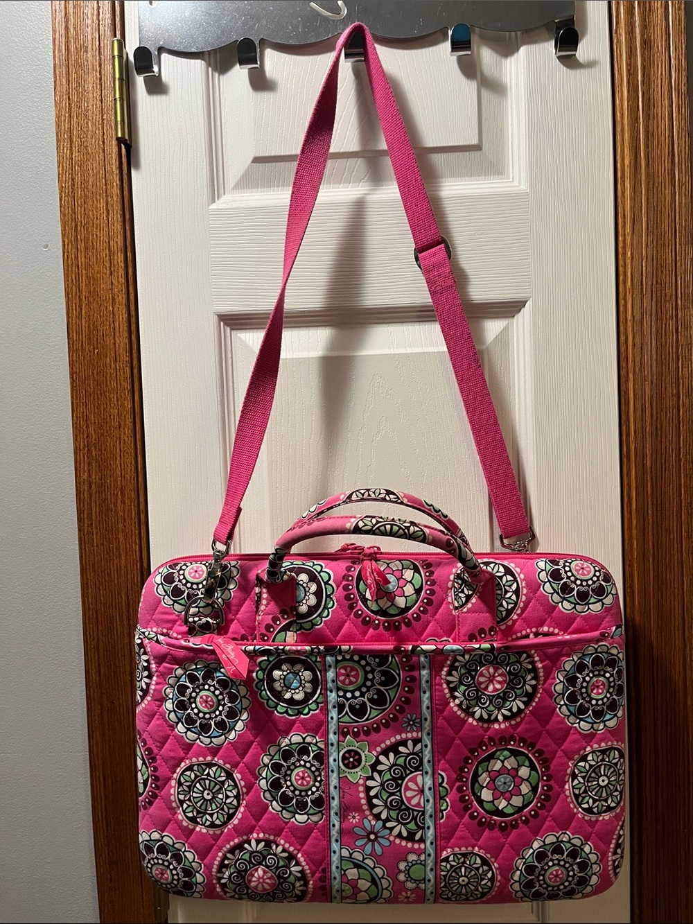 Vera Bradley Pink Cupcake Hard Shell Laptop Travel Bag Quilted Cotton w/ Strap - Picture 16 of 16